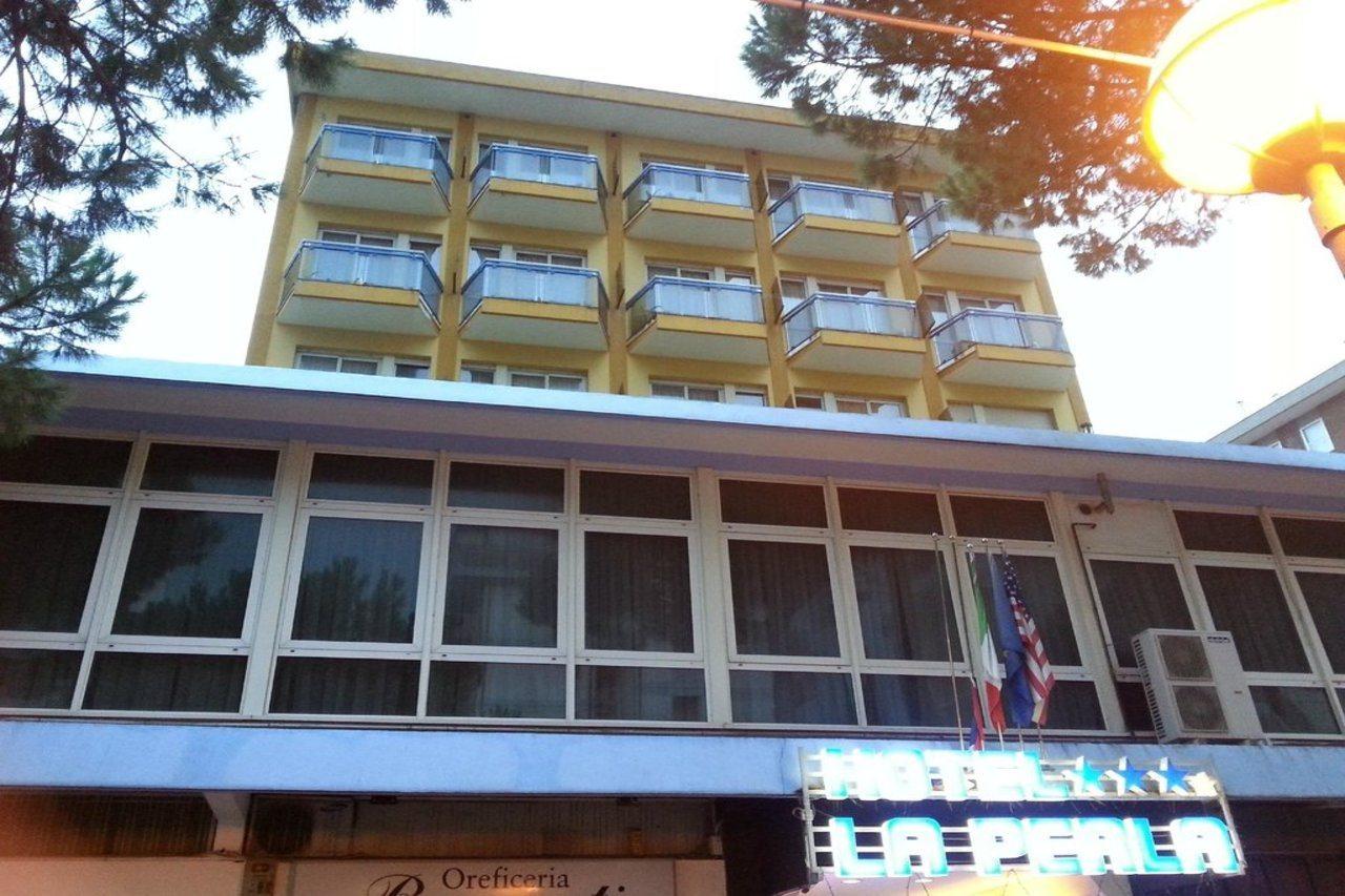 Hotel La Perla Rímini Exterior foto